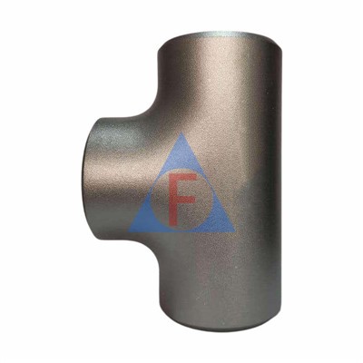 टाइटेनियम सीमलेस सांद्रता टी